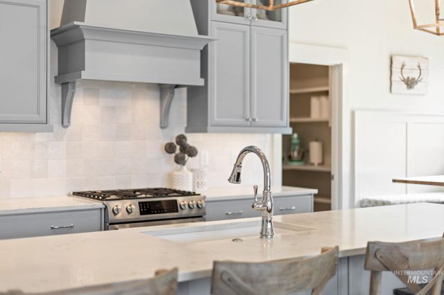 6769 S Kirra Ave, Boise, ID 83709