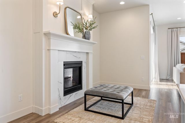 6769 S Kirra Ave, Boise, ID 83709