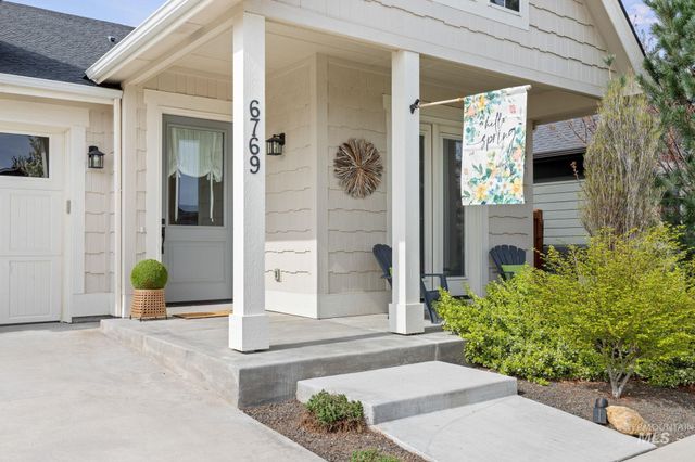 6769 S Kirra Ave, Boise, ID 83709