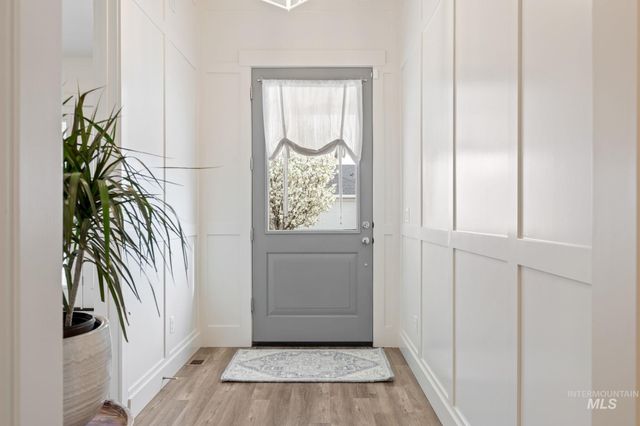 6769 S Kirra Ave, Boise, ID 83709