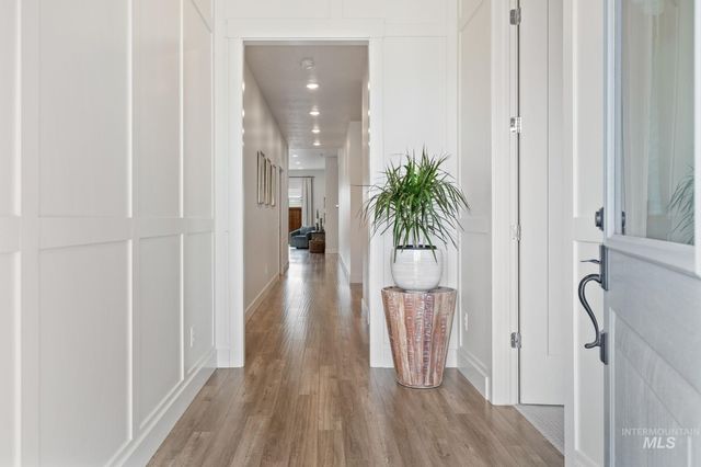 6769 S Kirra Ave, Boise, ID 83709