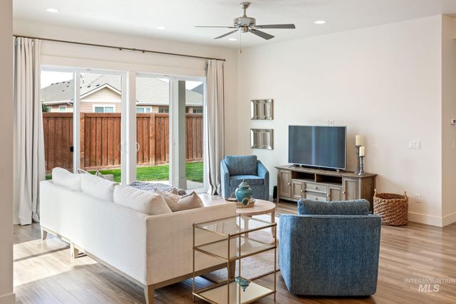 6769 S Kirra Ave, Boise, ID 83709