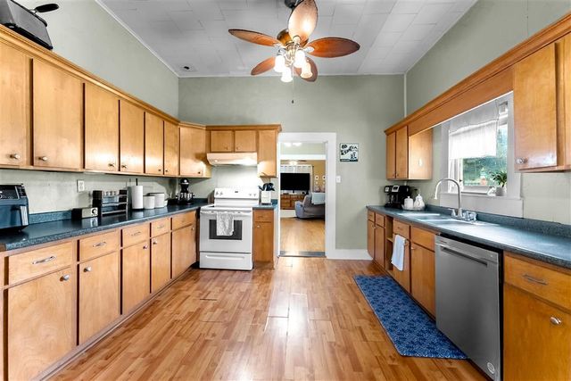 412 Yoakum Avenue, Dequincy, LA 70633