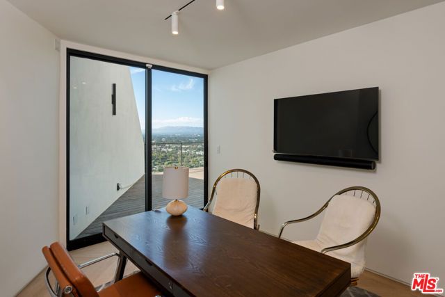 3699 Alta Mesa Drive, Studio City (los Angeles), CA 91604