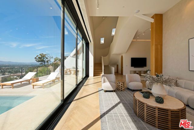 3699 Alta Mesa Drive, Studio City (los Angeles), CA 91604