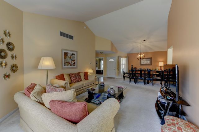 2028 Wildwood Circle, Highland, IN 46322
