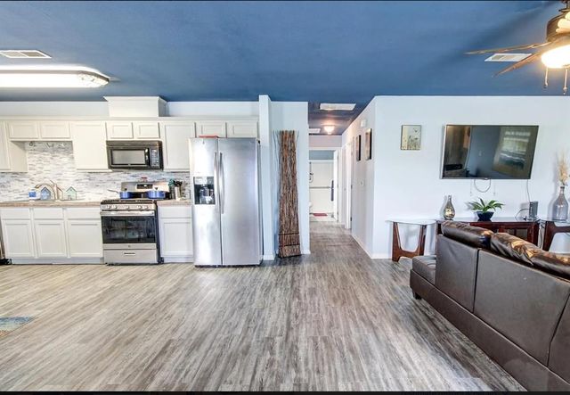 641 4th Street, San Leon, TX 77539