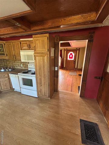 37840 Utica Road, Sterling Heights, MI 48312