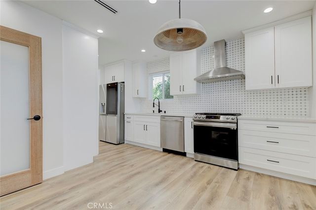 19001 Community, Northridge, CA 91324