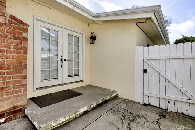 19001 Community, Northridge, CA 91324