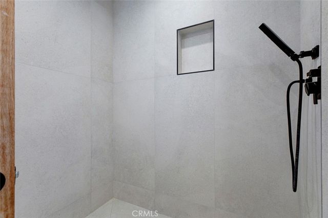 19001 Community, Northridge, CA 91324