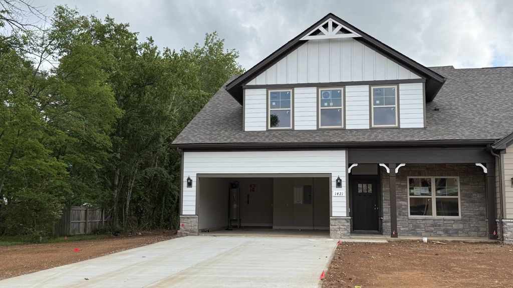 1421 Suzanne Drive, Murfreesboro, TN 37128