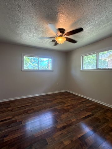 1998 Crestridge, Stephenville, TX 76401
