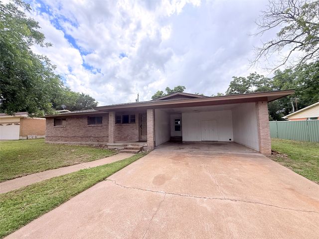 1998 Crestridge, Stephenville, TX 76401