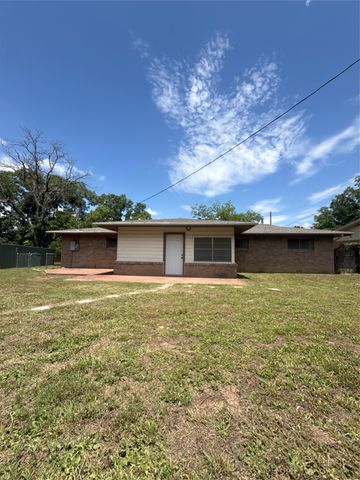 1998 Crestridge, Stephenville, TX 76401