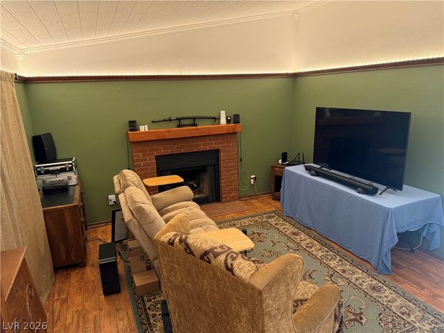 5829 Halfmoon Way, Las Vegas, NV 89108