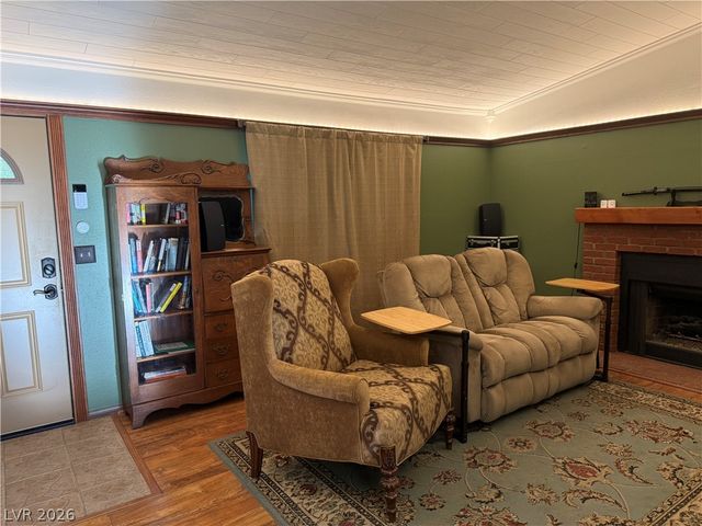 5829 Halfmoon Way, Las Vegas, NV 89108