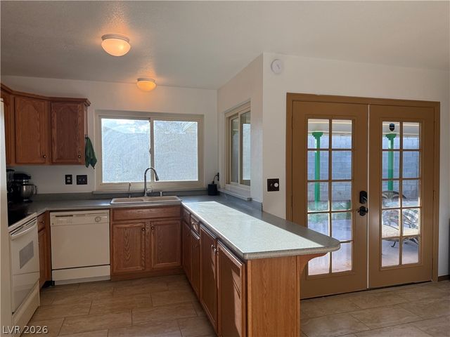5829 Halfmoon Way, Las Vegas, NV 89108