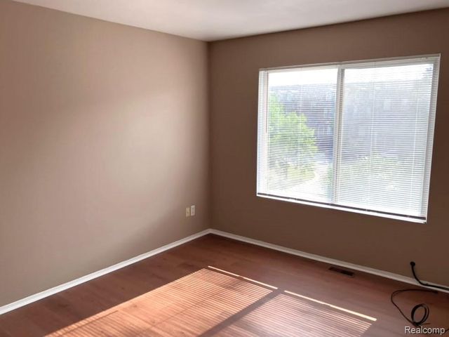 23338 Poplar Drive, Southfield, MI 48075