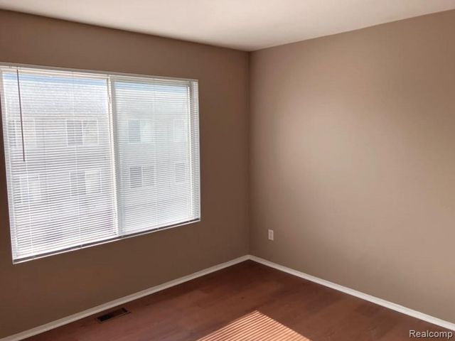 23338 Poplar Drive, Southfield, MI 48075