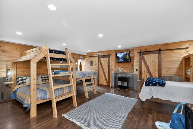 61258 Quinnesec Road, Cassopolis, MI 49031
