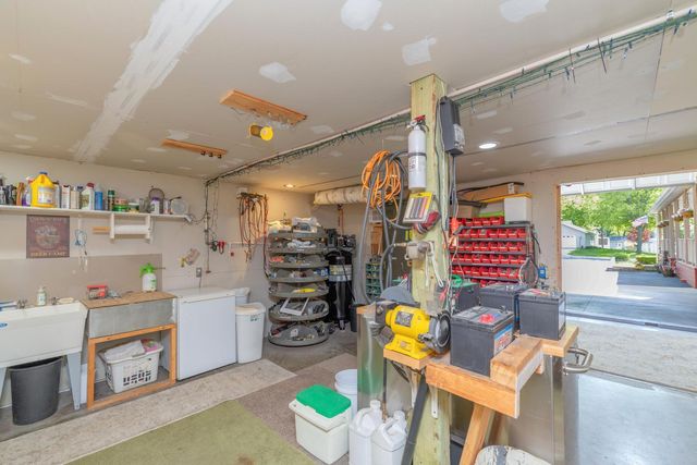 61258 Quinnesec Road, Cassopolis, MI 49031
