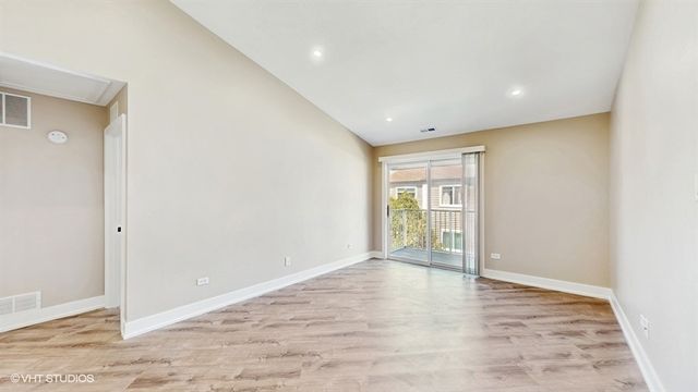 42 N Park Avenue 8, Lombard, IL 60148