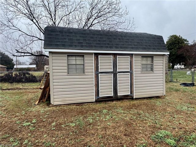 4253 Brown Loop, Randleman, NC 27317