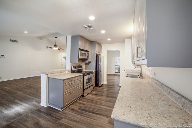 13906 TANGLE TREE ST, San Antonio, TX 78247