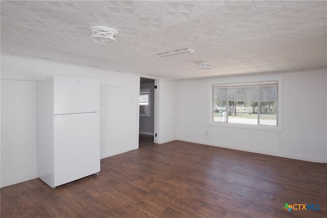14 W Post Oak Avenue, Rogers, TX 76569