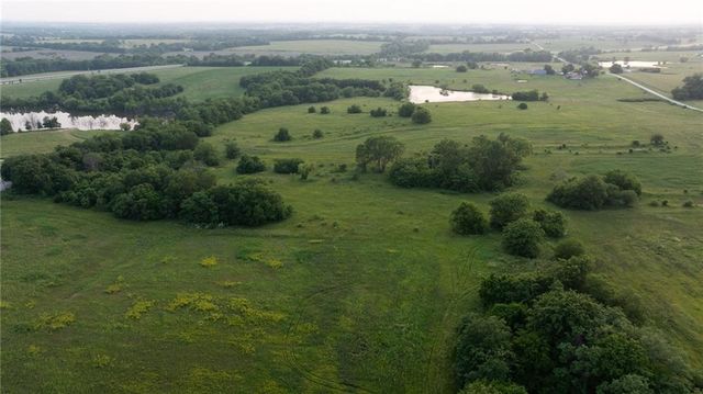 E 323rd Street, Creighton, MO 64739