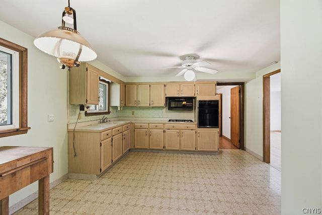 5165 Jamesville Road, Dewitt, NY 13078