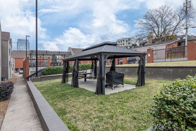 654 President Ronald Reagan Way, Nashville, TN 37210