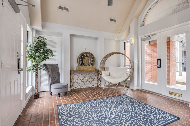 654 President Ronald Reagan Way, Nashville, TN 37210