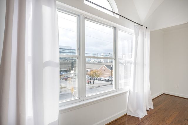 654 President Ronald Reagan Way, Nashville, TN 37210