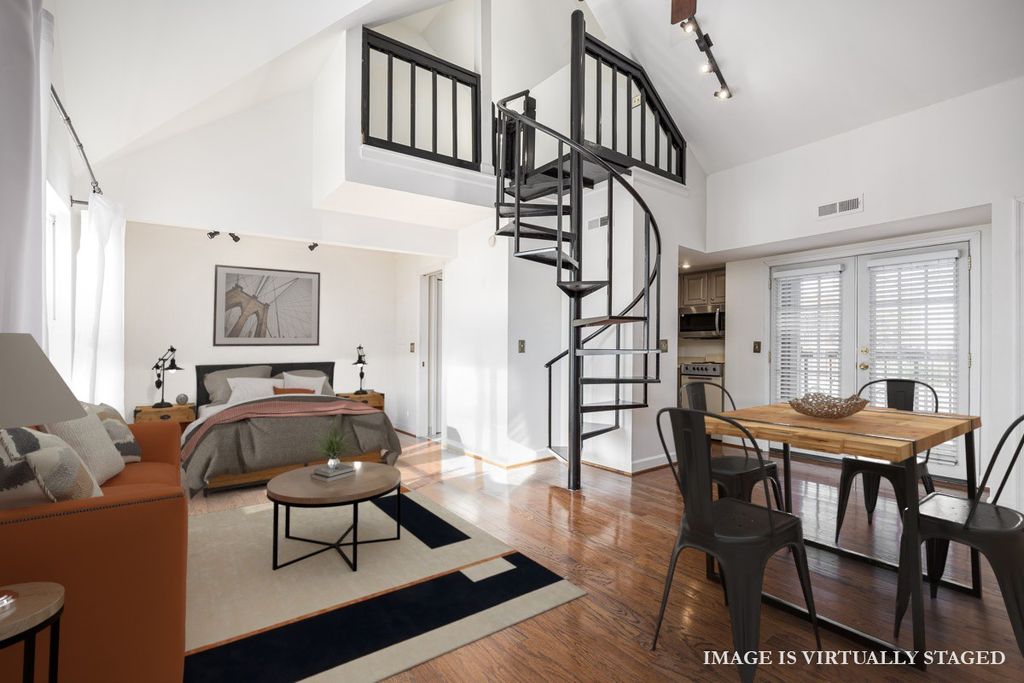 654 President Ronald Reagan Way, Nashville, TN 37210