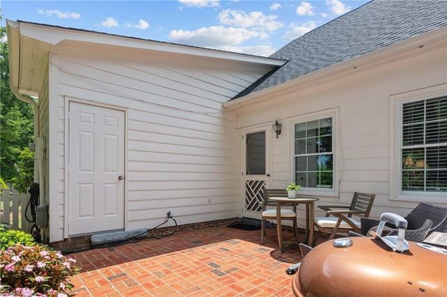 39-D Fountain Manor Drive, Greensboro, NC 27405