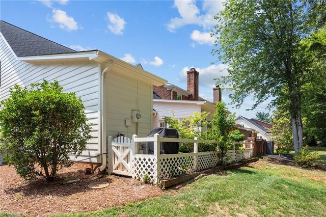 39-D Fountain Manor Drive, Greensboro, NC 27405