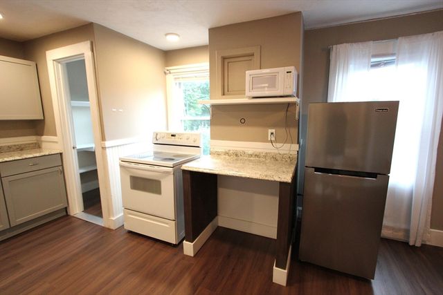 98 Plain St C, Millis, MA 02054