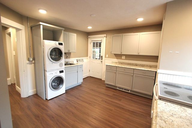 98 Plain St C, Millis, MA 02054