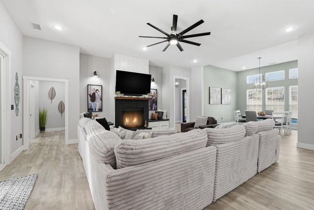 1708 E Holloway St, Morrilton, AR 72110