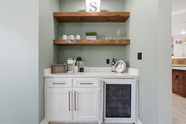 1708 E Holloway St, Morrilton, AR 72110