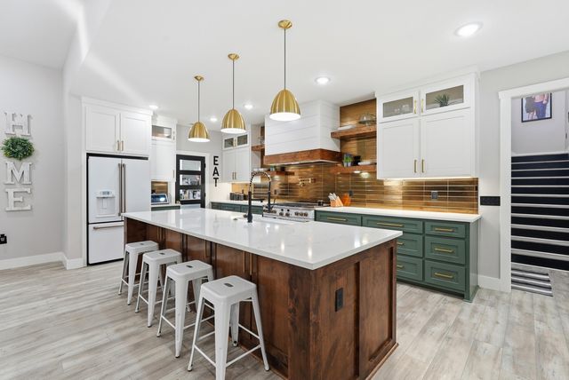 1708 E Holloway St, Morrilton, AR 72110