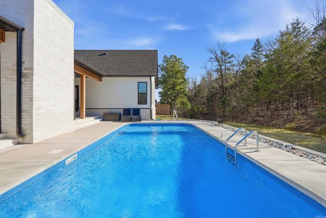 1708 E Holloway St, Morrilton, AR 72110