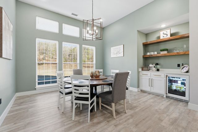 1708 E Holloway St, Morrilton, AR 72110