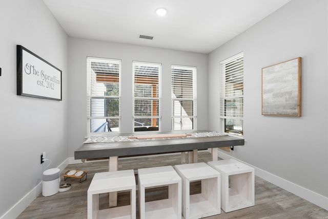 1708 E Holloway St, Morrilton, AR 72110