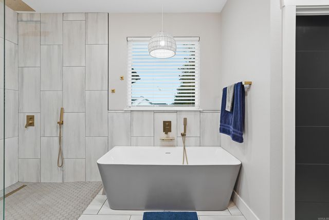 1708 E Holloway St, Morrilton, AR 72110