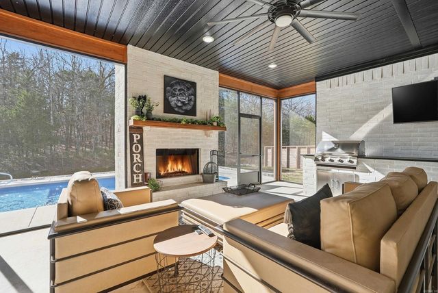 1708 E Holloway St, Morrilton, AR 72110