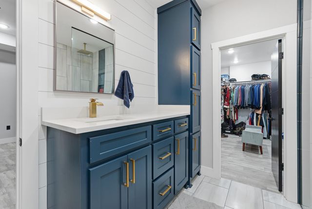 1708 E Holloway St, Morrilton, AR 72110