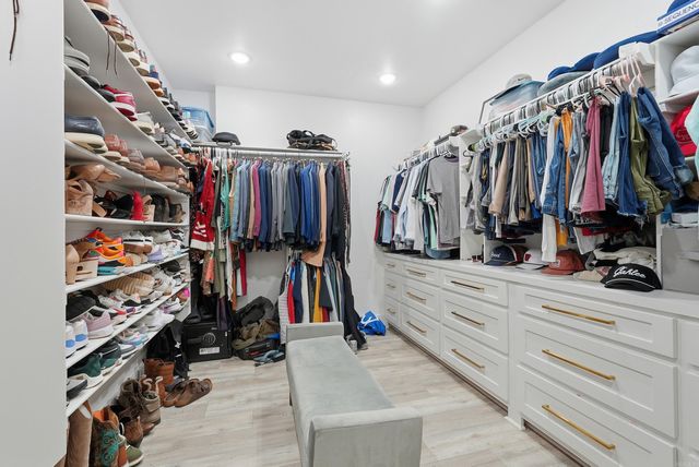 1708 E Holloway St, Morrilton, AR 72110